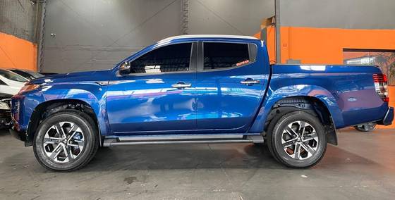 MITSUBISHI L200 TRITON 2.4 16V TURBO DIESEL SPORT HPE-S CD 4P 4X4 AUTOMÁTICO